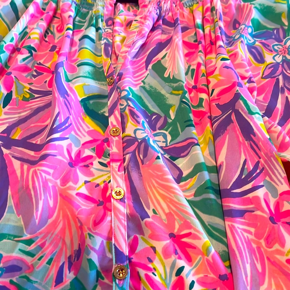 Lilly Pulitzer floral blouse with gorgeous sleeves. Gently used,great condition